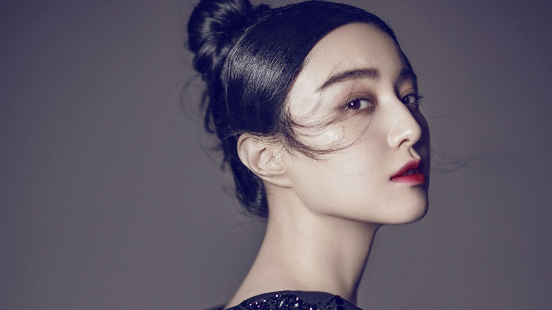 国际足球巨星加盟中超引发热议,国际足球巨星加盟中超引发热议的原因